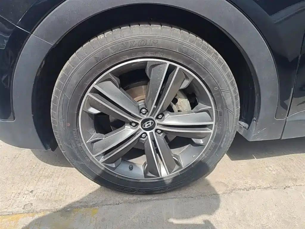 Geely Grand Hyatt 2013 3.0L 7-seater 4WD Luxury Edition — миниатюра 23