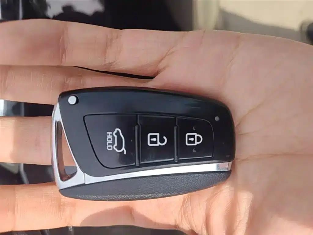 Geely Grand Hyatt 2013 3.0L 7-seater 4WD Luxury Edition — миниатюра 9