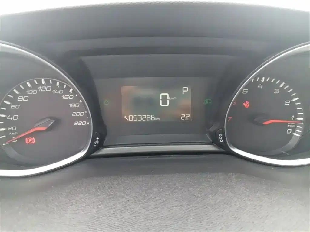 Peugeot 308S 2015 1.2T Automatic Sporty Edition — миниатюра 12