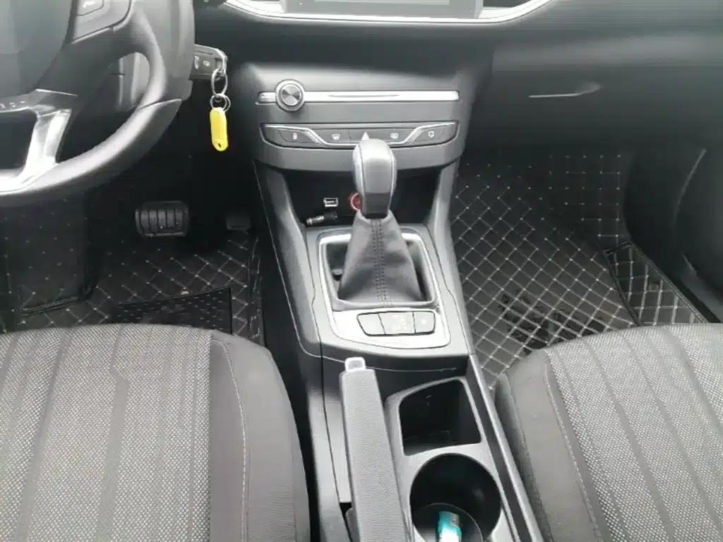 Peugeot 308S 2015 1.2T Automatic Sporty Edition — миниатюра 14
