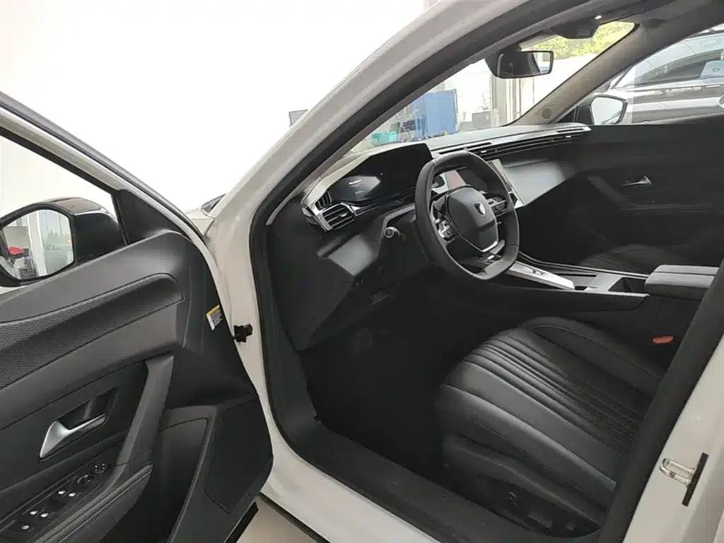 Peugeot 408X 2023 Charm Edition — миниатюра 16