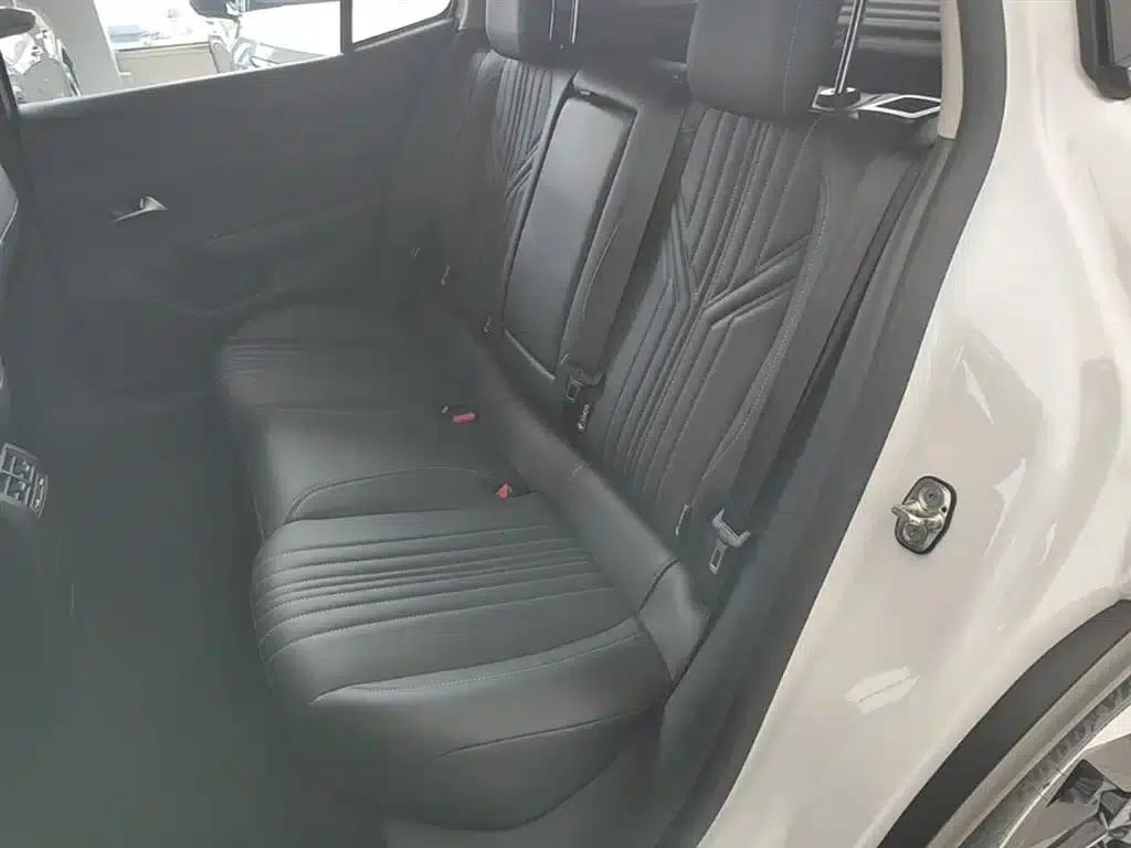 Peugeot 408X 2023 Charm Edition — миниатюра 17