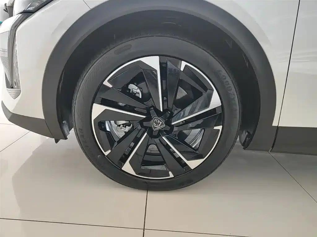 Peugeot 408X 2023 Charm Edition — миниатюра 23