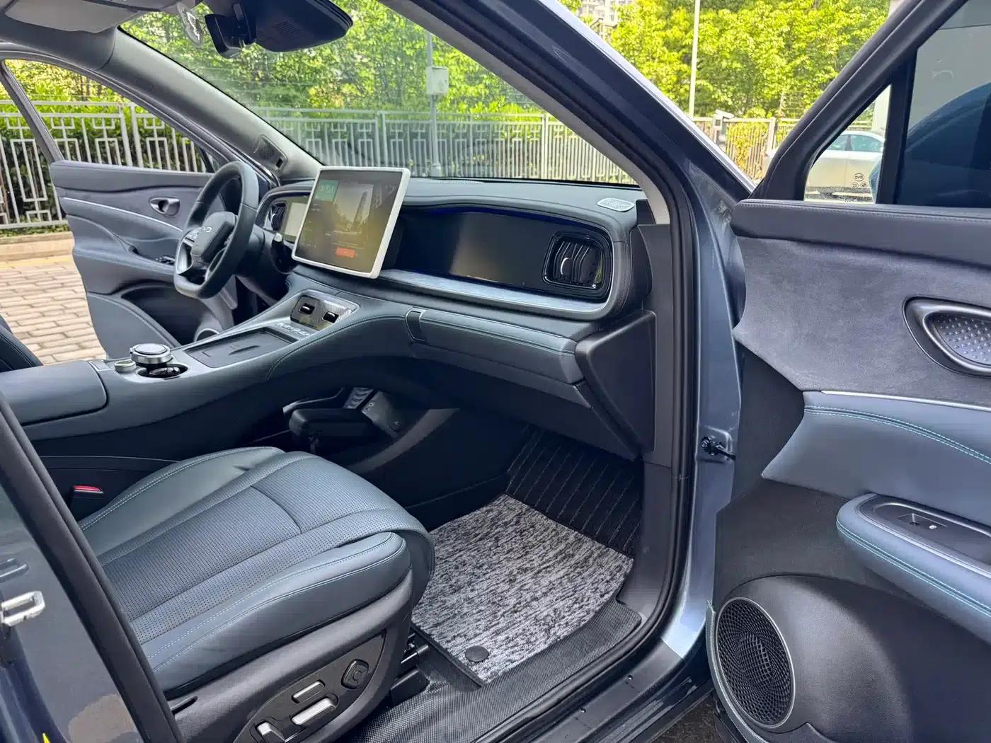 Hiace 07 DM-i 2025 Model 150 Navigator+ Edition — миниатюра 15