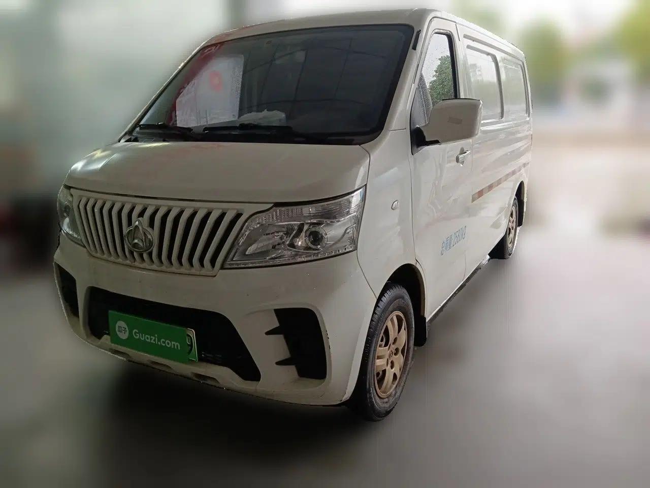CHANGAN KAICHENG Ruixing EM60 2022 Pure Electric Van 4498 mm Long Flat Roof with Rear-Hinged Doors 2 Seats 60 kW 41.86 kWh — миниатюра 1