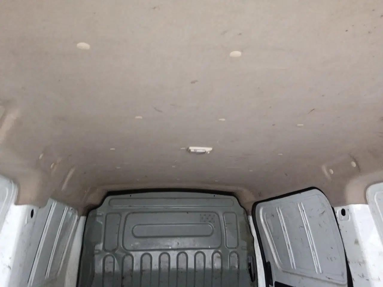 CHANGAN KAICHENG Ruixing EM60 2022 Pure Electric Van 4498 mm Long Flat Roof with Rear-Hinged Doors 2 Seats 60 kW 41.86 kWh — миниатюра 19