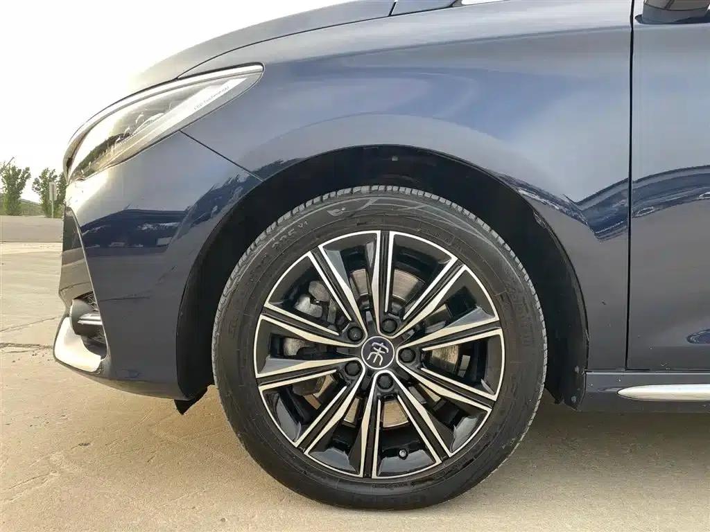 Song MAX New Energy 2019 DM 1.5T Intelligent Connected Advanced 6-seater National V Emission Standard — миниатюра 8