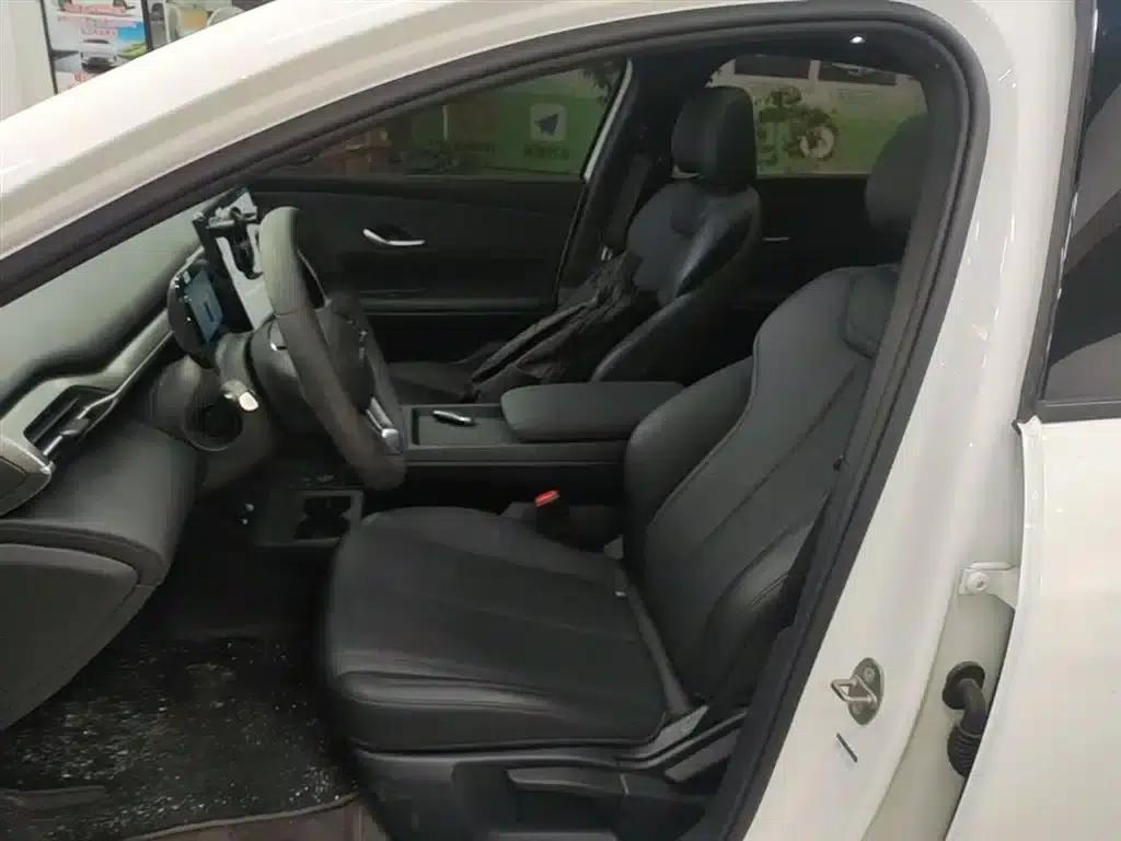 BYD e7 2025 520 Smart Edition — миниатюра 15