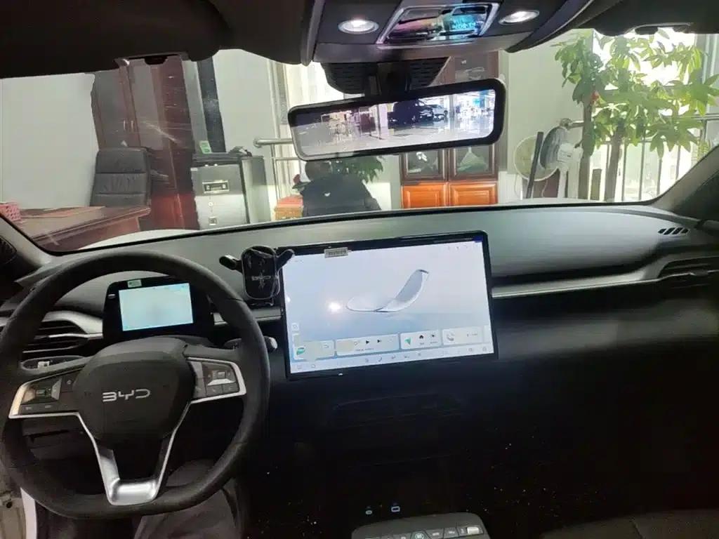 BYD e7 2025 520 Smart Edition — миниатюра 10
