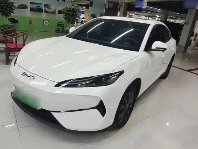 BYD e7 2025 520 Smart Edition