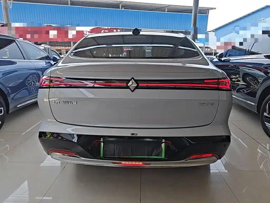 Baojun Enjoy 2025 Plug-in Hybrid 140km/h Luxury Edition — миниатюра 6