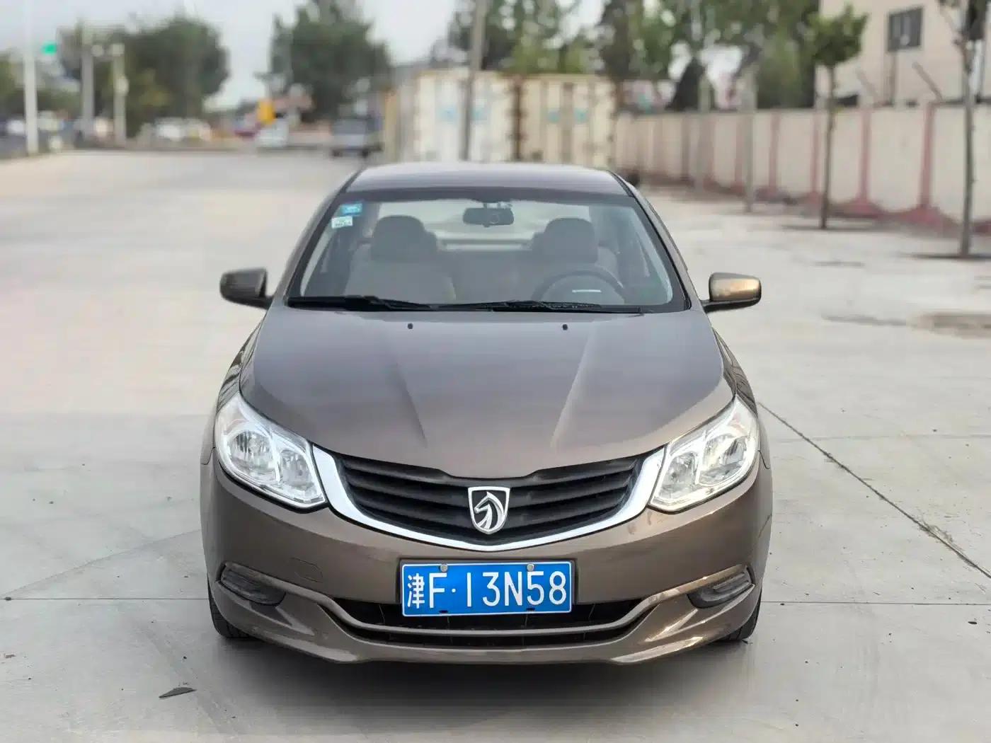 Baojun 630 2013 1.5L Manual Standard Edition — миниатюра 2
