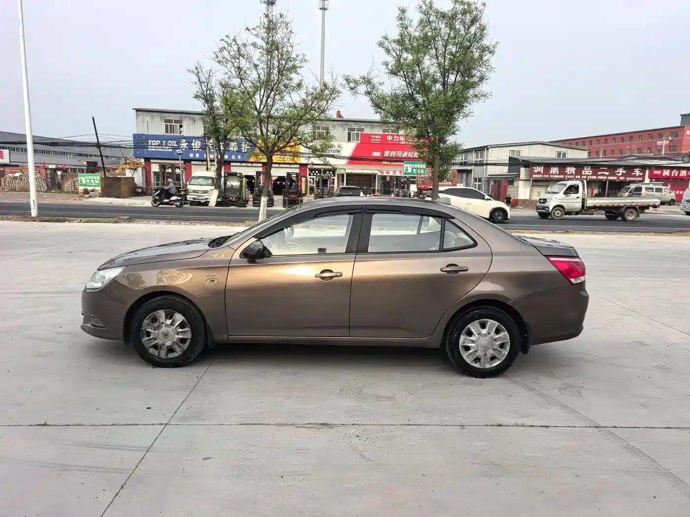 Baojun 630 2013 1.5L Manual Standard Edition — миниатюра 8