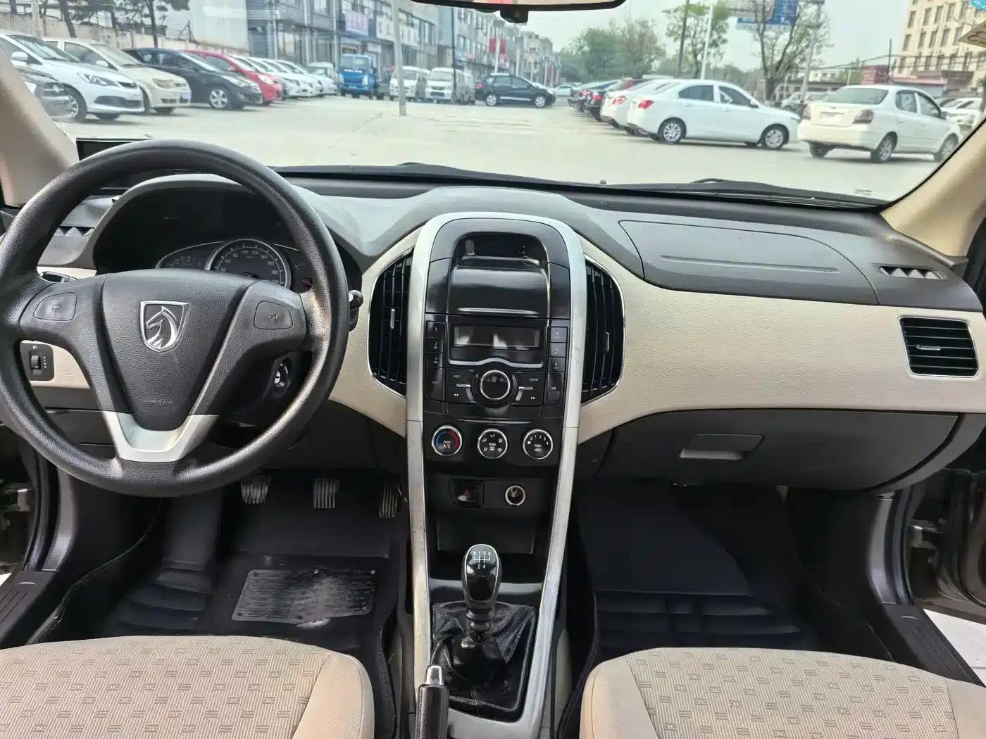 Baojun 630 2013 1.5L Manual Standard Edition — миниатюра 10