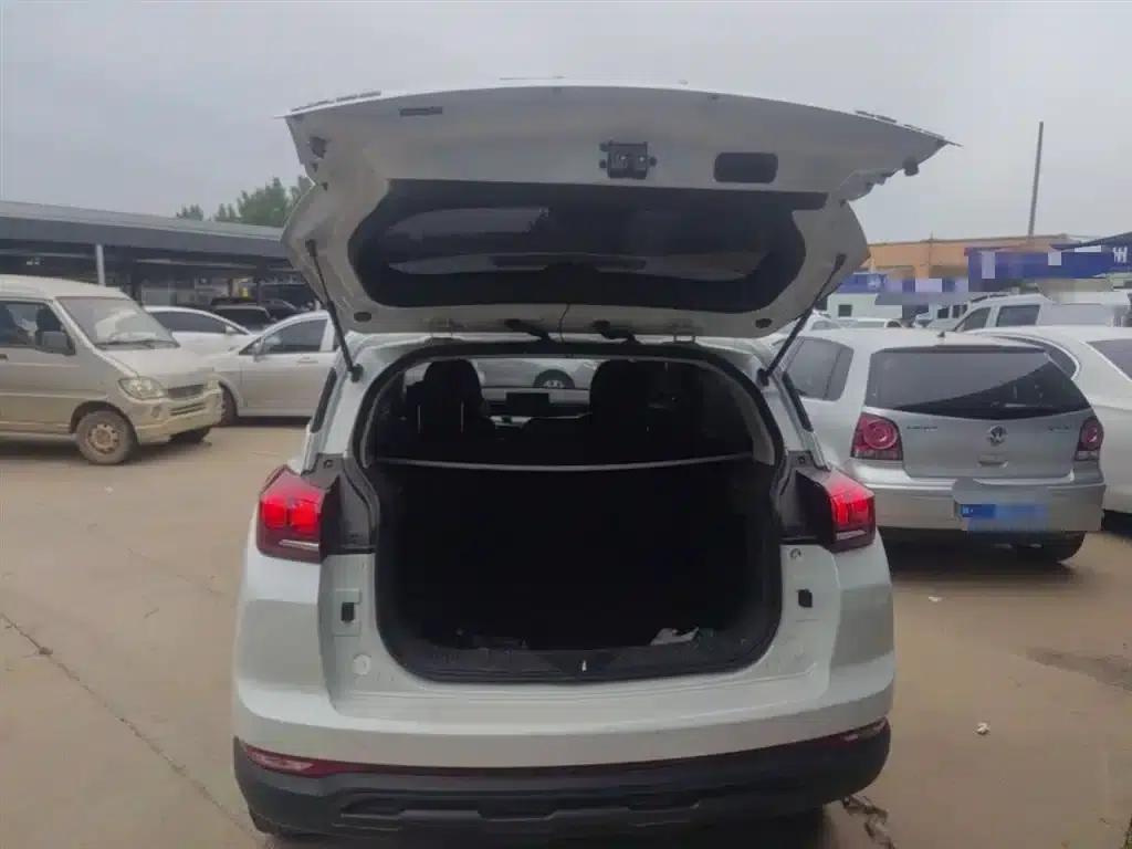 Beijing X3 2019 1.5T CVT Glory Edition — миниатюра 19