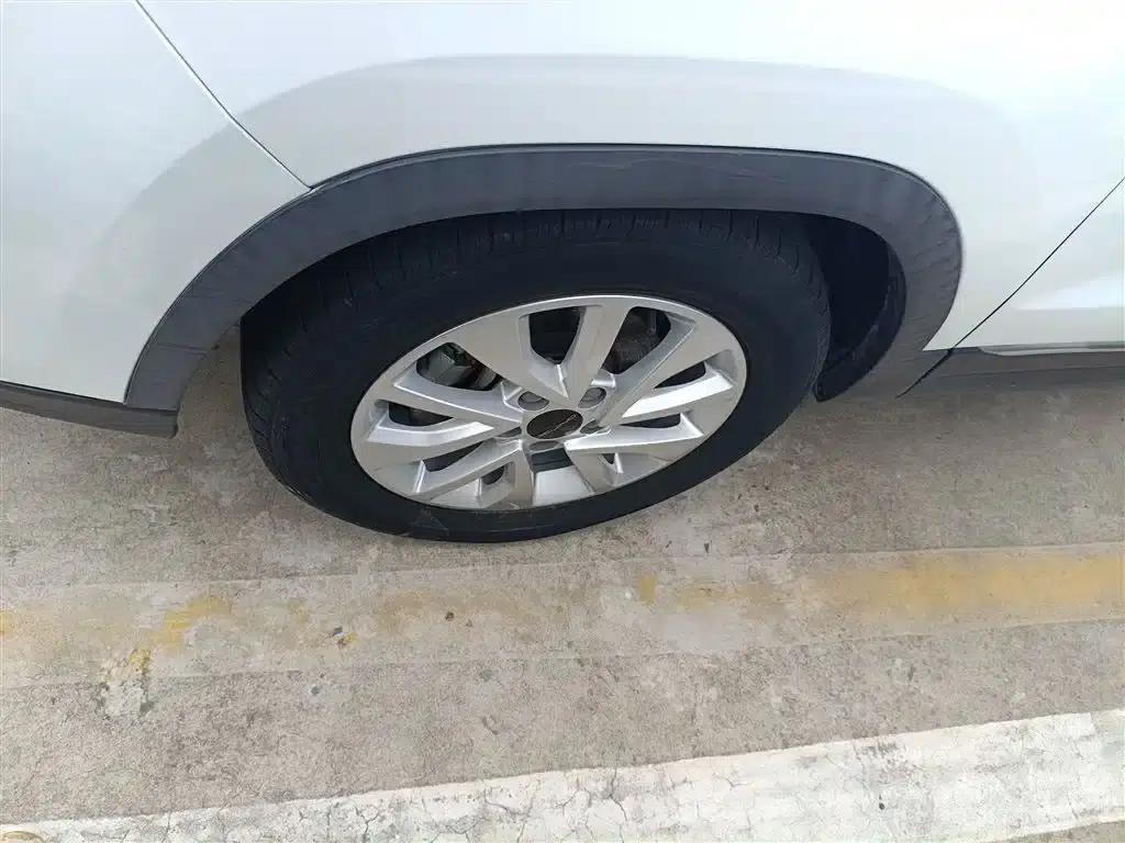 Beijing X3 2019 1.5T CVT Glory Edition — миниатюра 22
