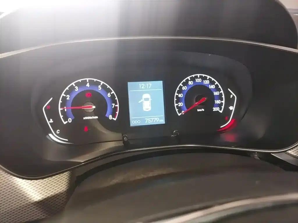 Beijing X3 2019 1.5T Manual Glory Edition — миниатюра 12