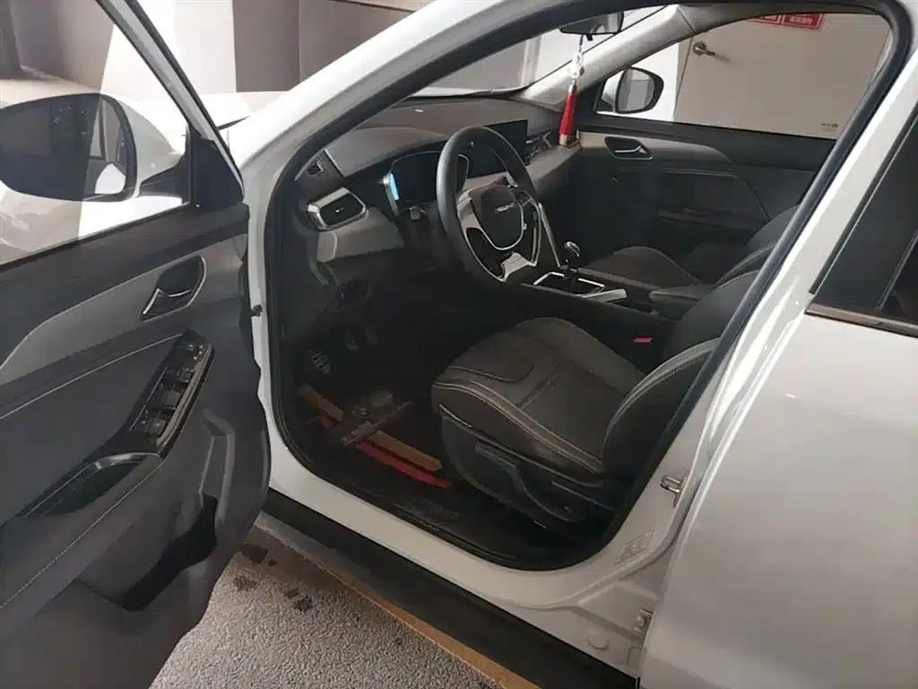 Beijing X3 2019 1.5T Manual Glory Edition — миниатюра 16