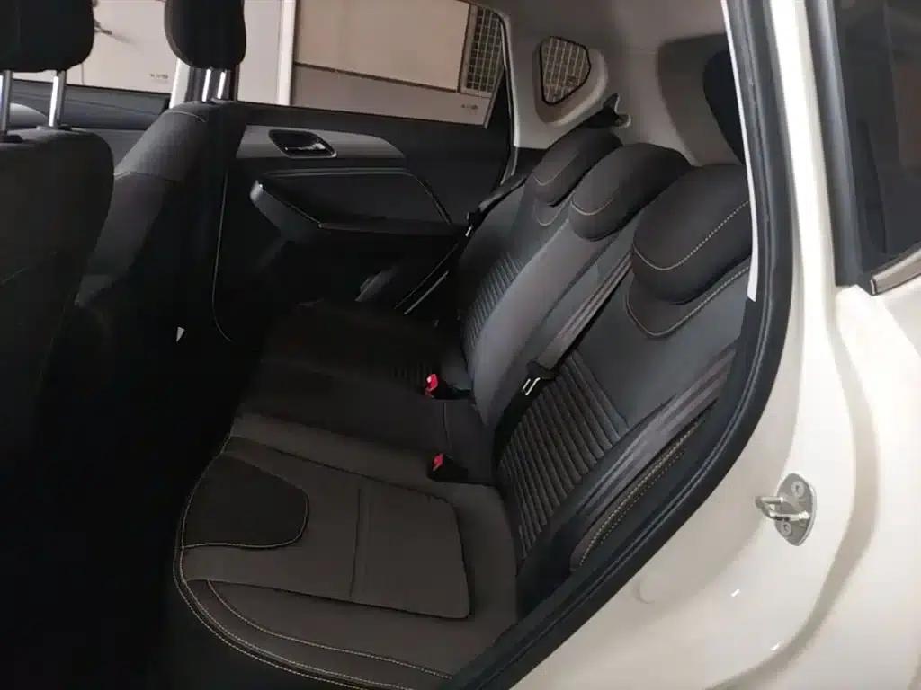 Beijing X3 2019 1.5T Manual Glory Edition — миниатюра 17