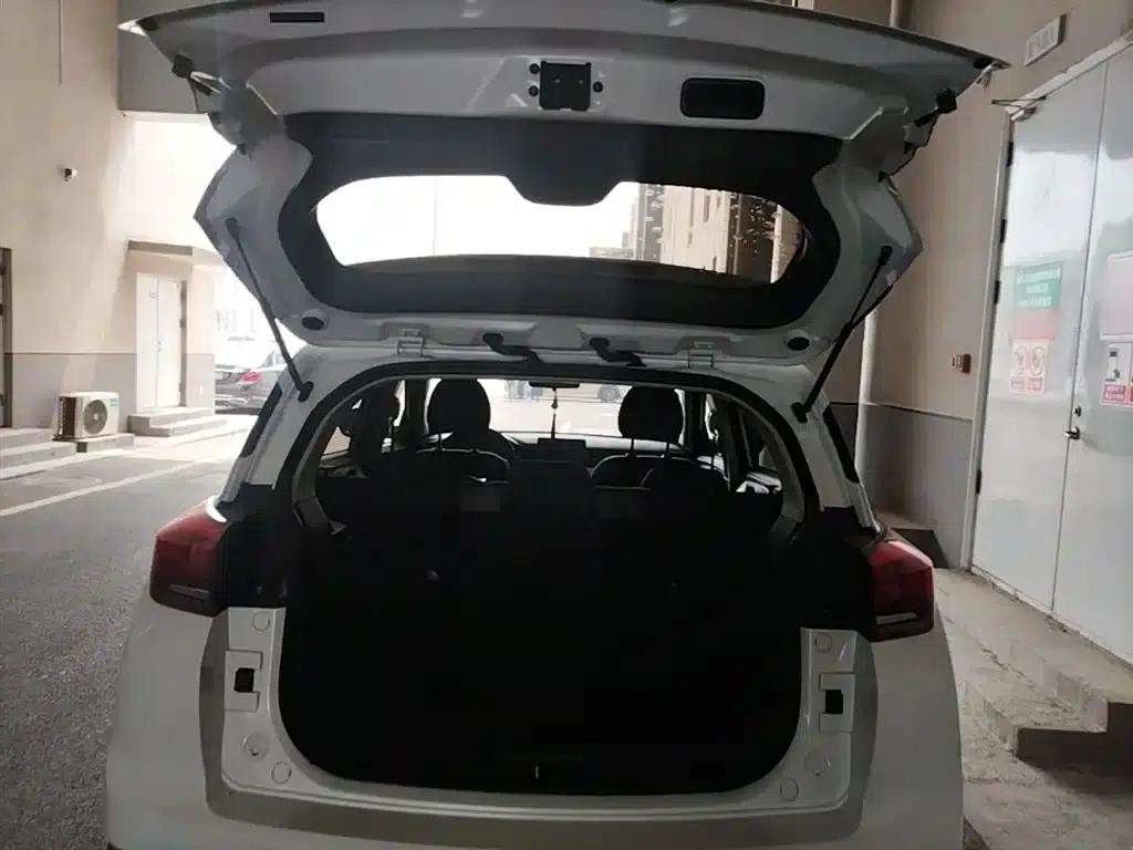 Beijing X3 2019 1.5T Manual Glory Edition — миниатюра 19