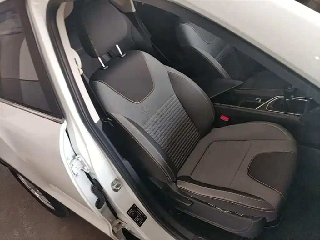 Beijing X3 2019 1.5T Manual Glory Edition — миниатюра 25