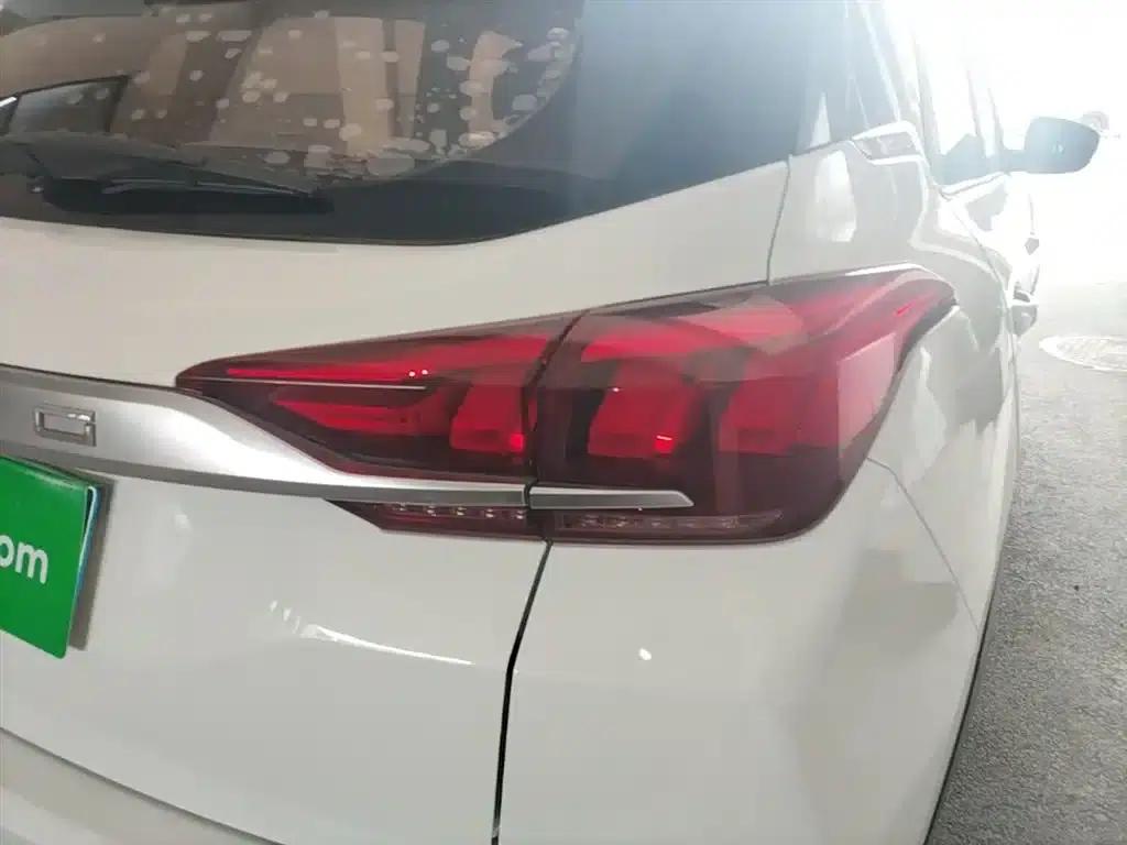 Beijing X3 2019 1.5T Manual Glory Edition — миниатюра 8