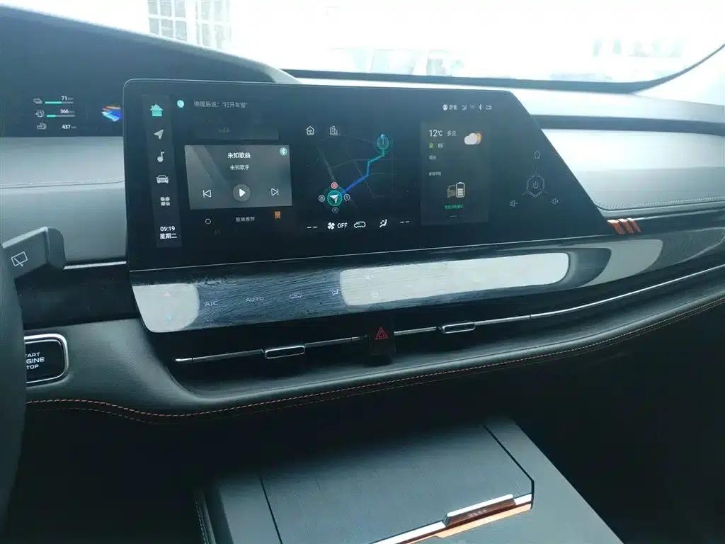Changan UNI-K Smart Electric iDD 2022 Blue Whale iDD 130km 1.5T Excellent Edition — миниатюра 13