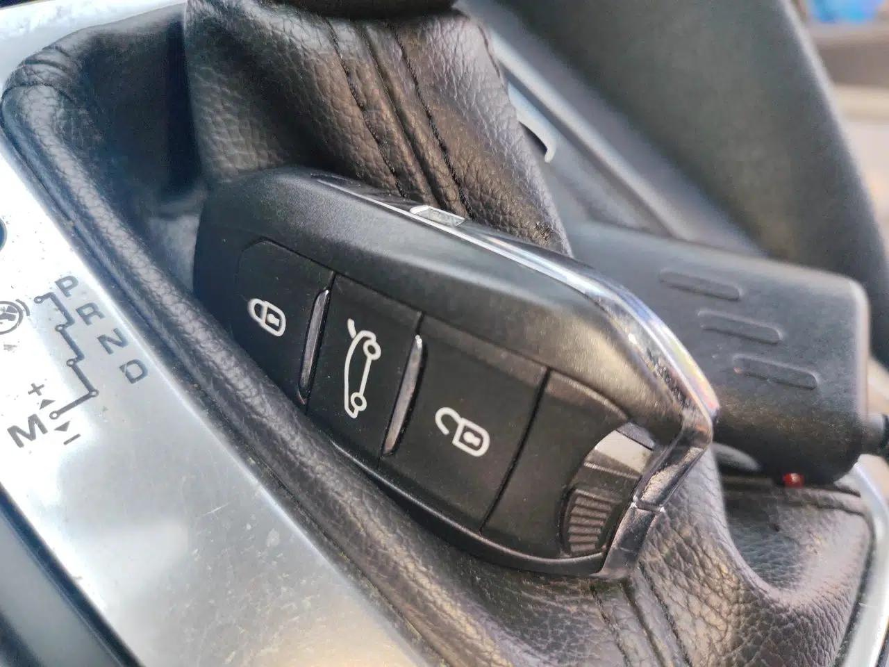 DS 5 2013 1.6T Luxury Edition THP200 — миниатюра 9