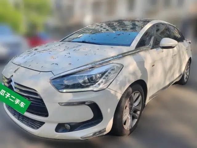 DS 5 2013 1.6T Luxury Edition THP200