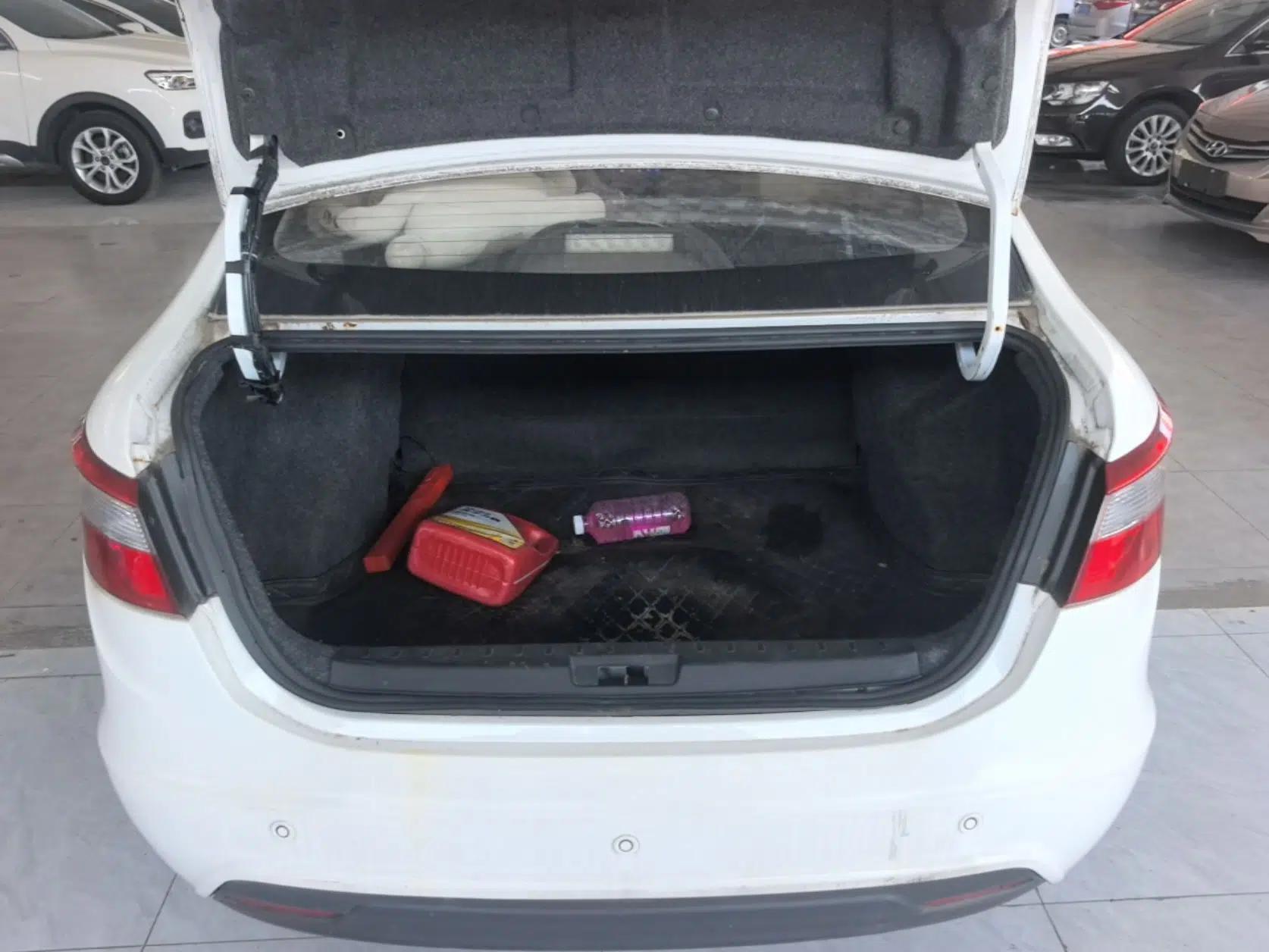 Dongfeng Aeolus A30 2014 1.5L Manual Sishang Model — миниатюра 22