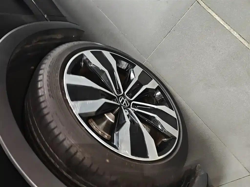 Tiguan X 2023 380TSI AWD Supreme Flagship Edition — миниатюра 23