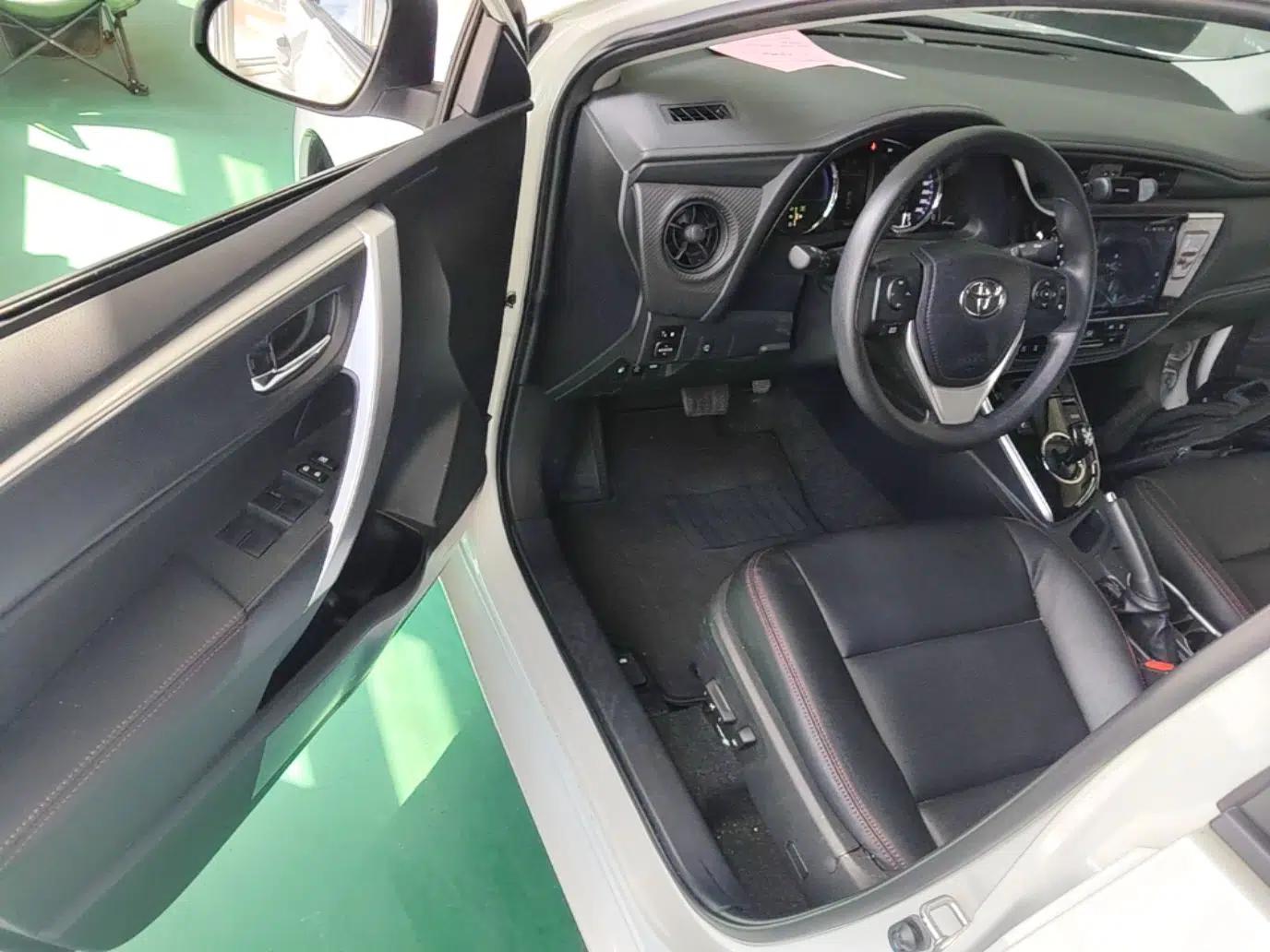 Toyota Levin Hybrid E+ 2019 1.8L PH GS E-CVT Elite Edition — миниатюра 19