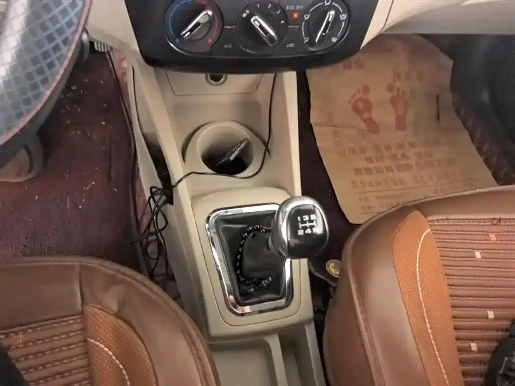 Dongfeng Fengshen A30 2014 Model 1.5L Manual Comfort Edition — миниатюра 14
