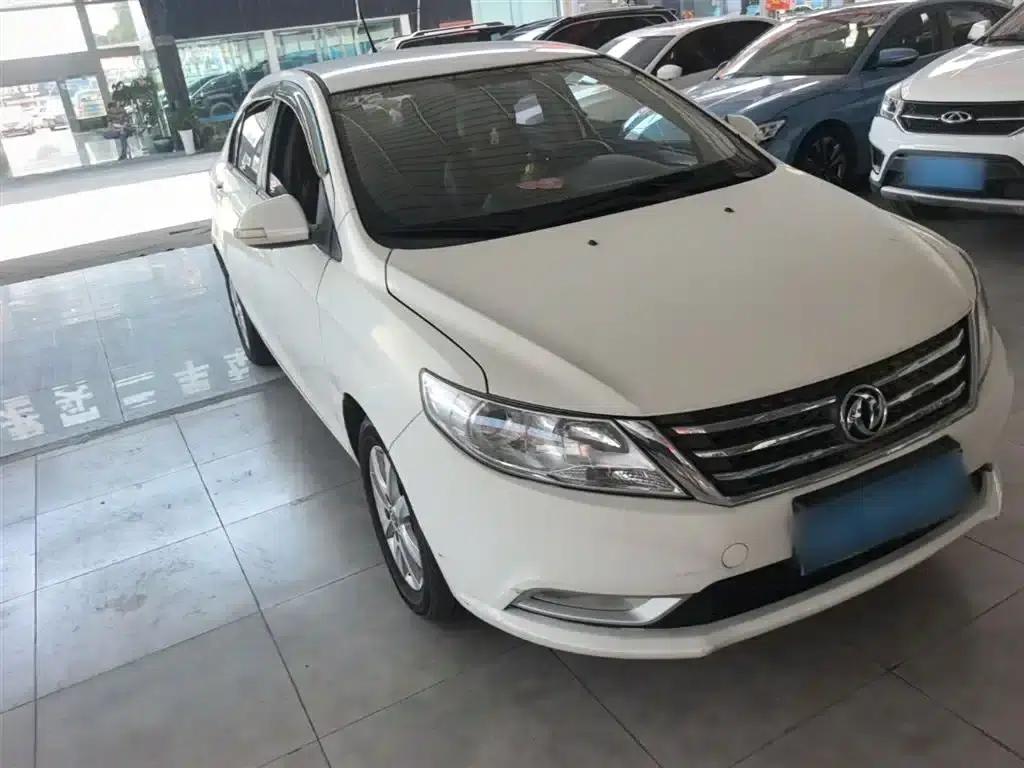 Dongfeng Fengshen A30 2014 Model 1.5L Manual Comfort Edition — миниатюра 4