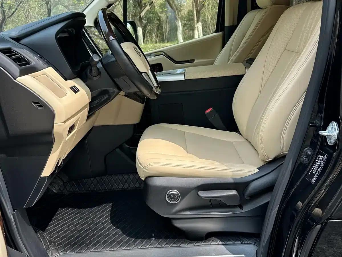 2022 HIACE 3.5L Automatic — миниатюра 11