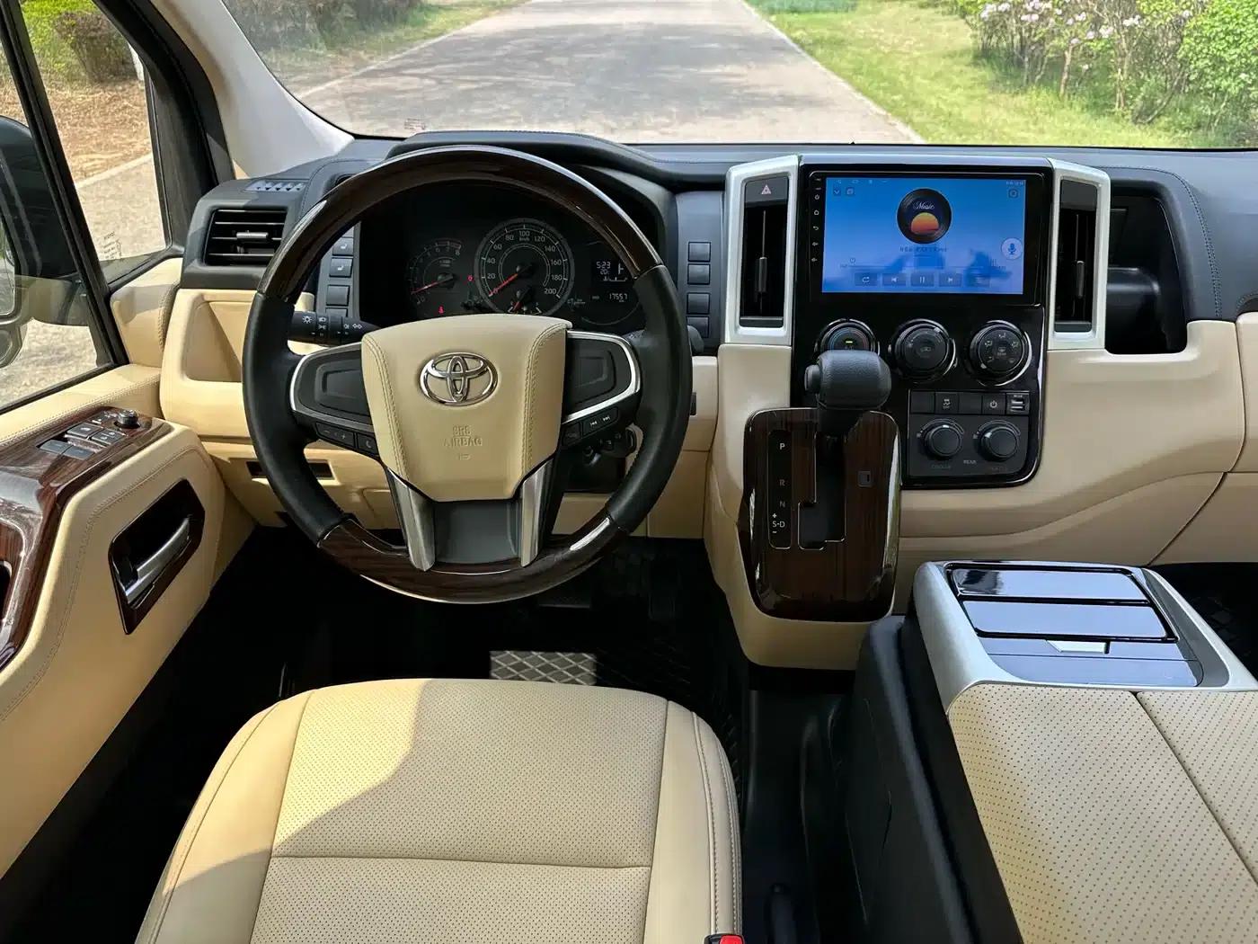 2022 HIACE 3.5L Automatic — миниатюра 12