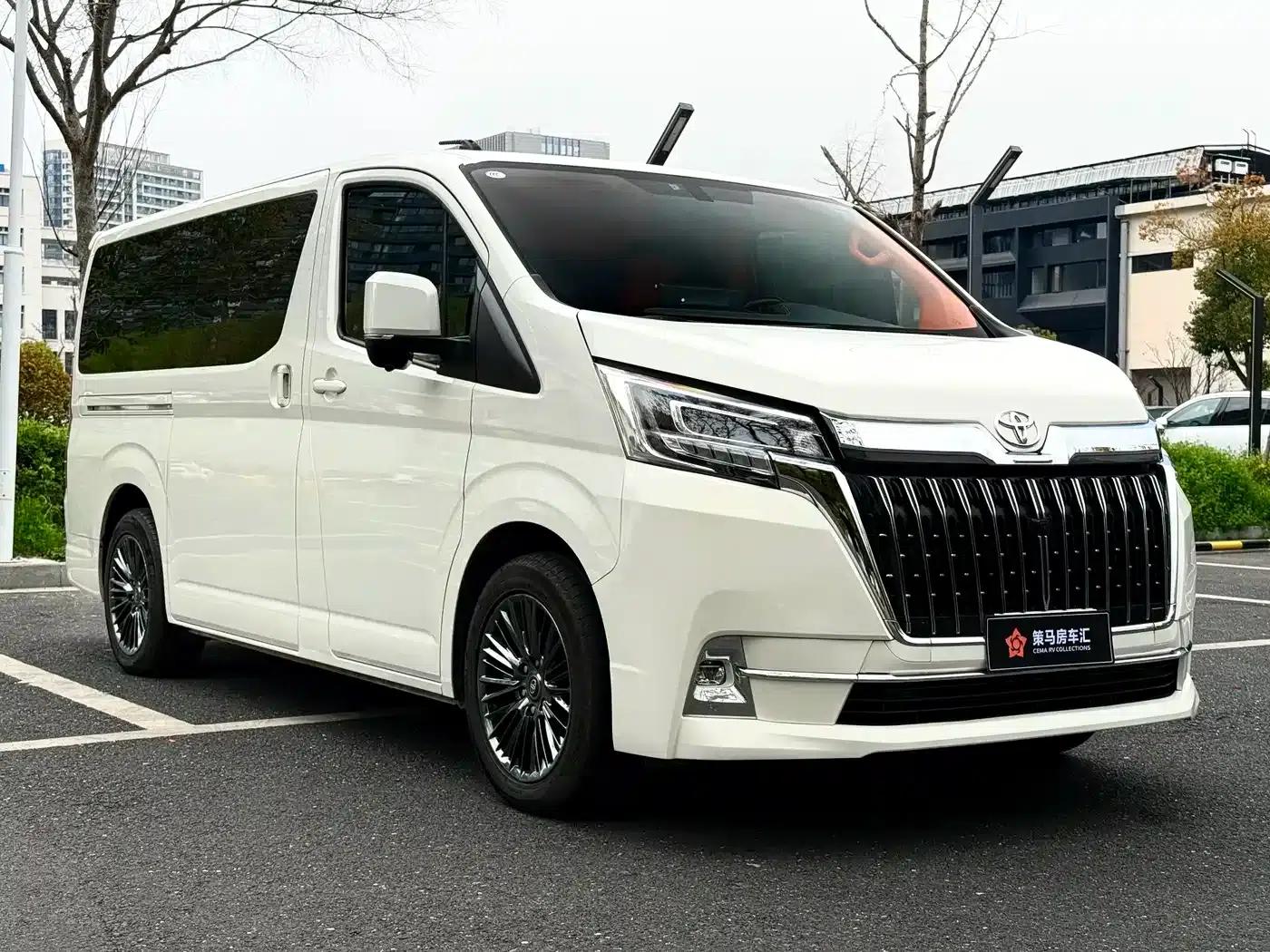 2024 HIACE 3.5L Automatic — миниатюра 2