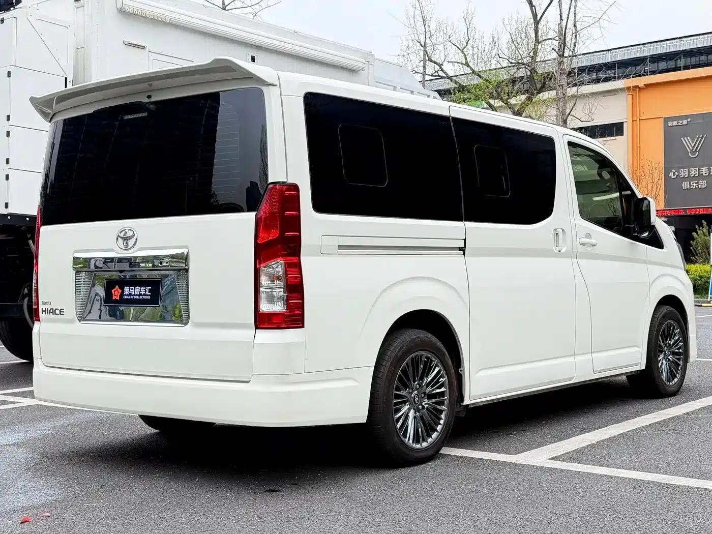 2024 HIACE 3.5L Automatic — миниатюра 12