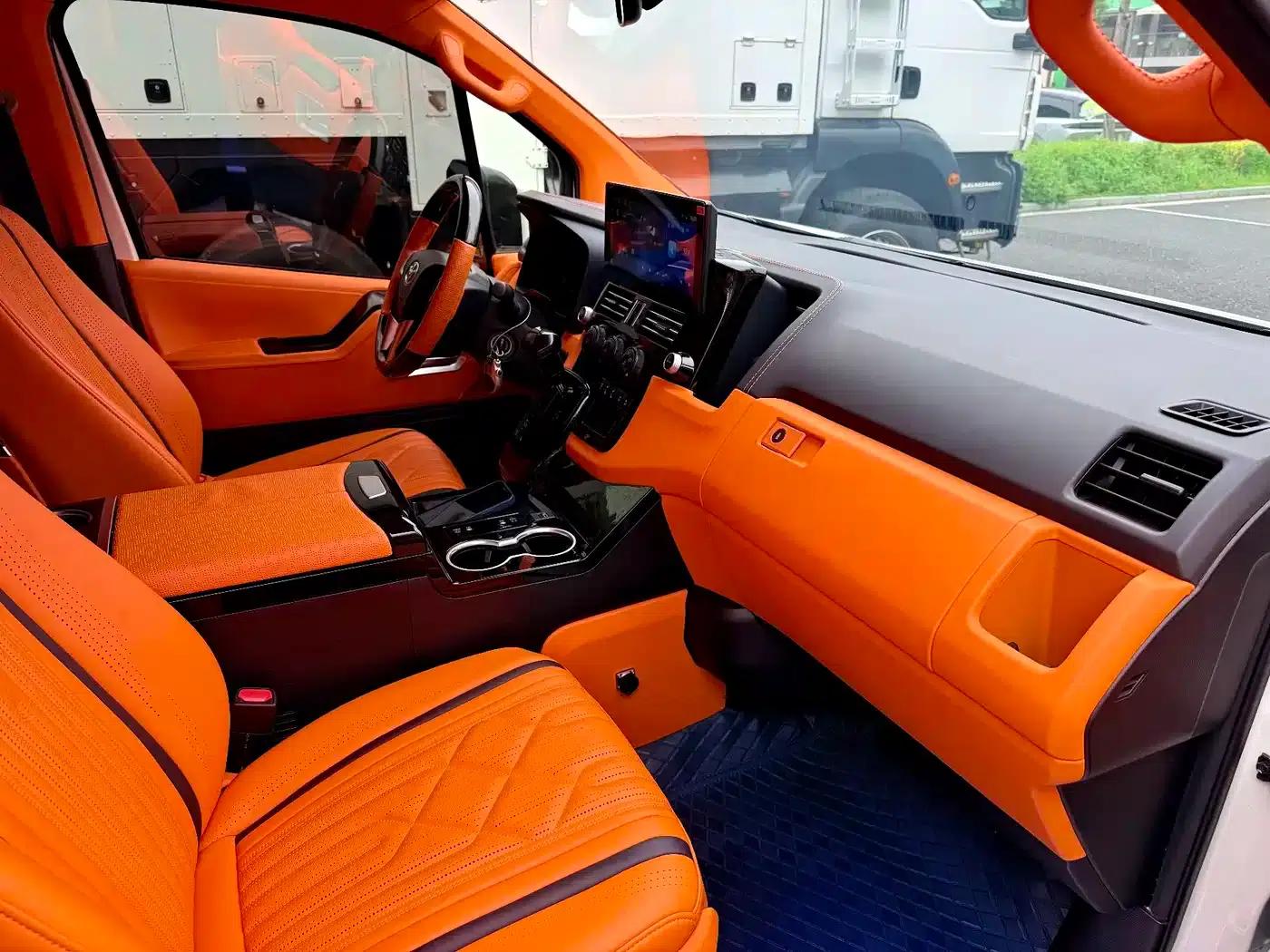 2024 HIACE 3.5L Automatic — миниатюра 4
