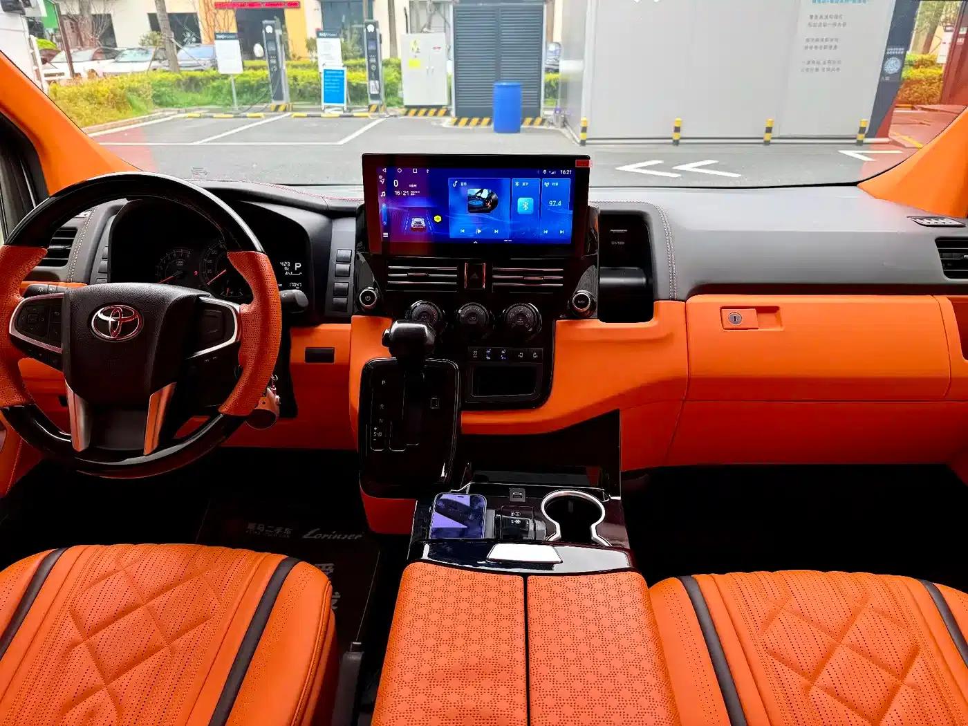 2024 HIACE 3.5L Automatic — миниатюра 6