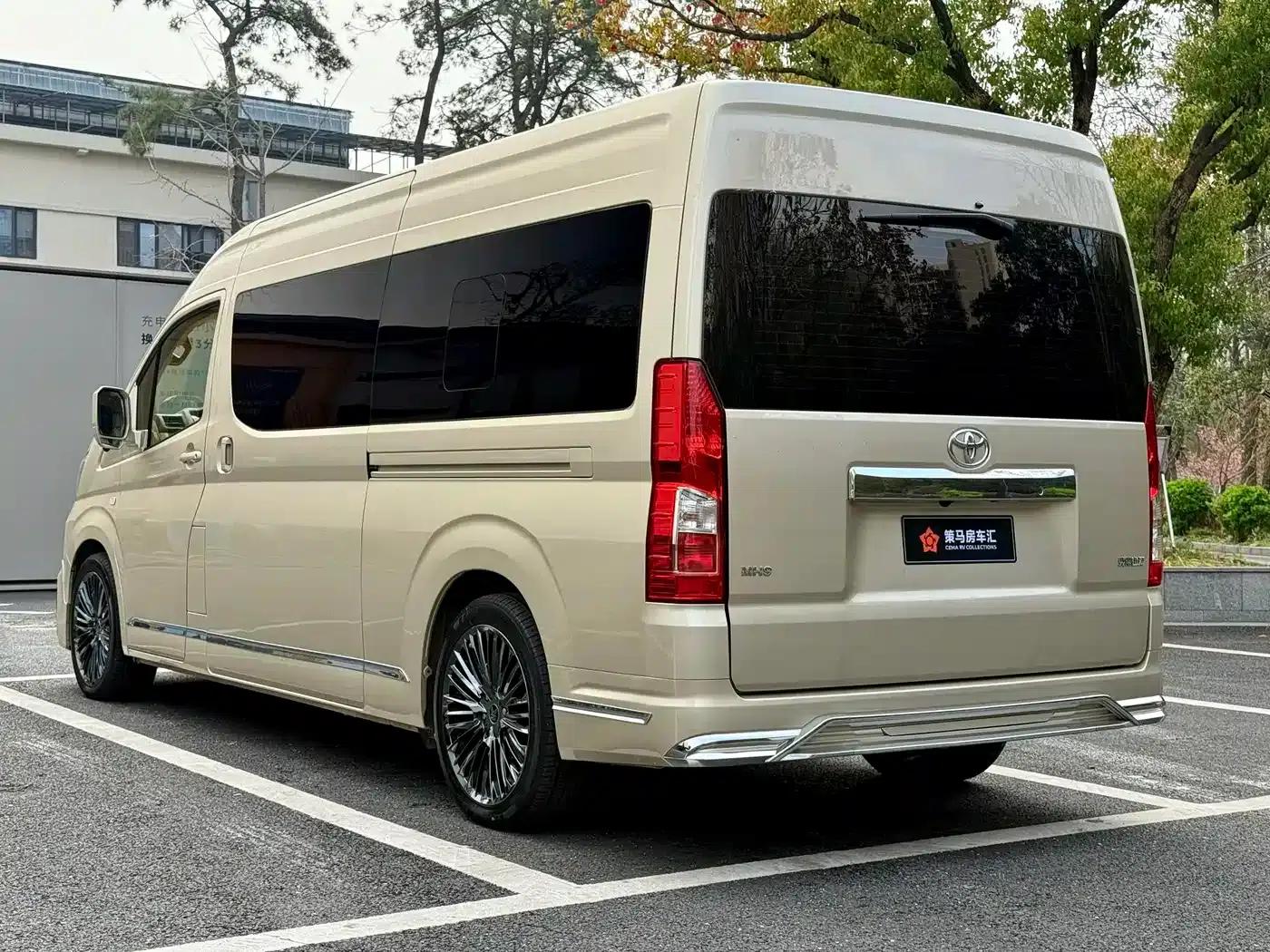 2024 HIACE 3.5L Automatic — миниатюра 13