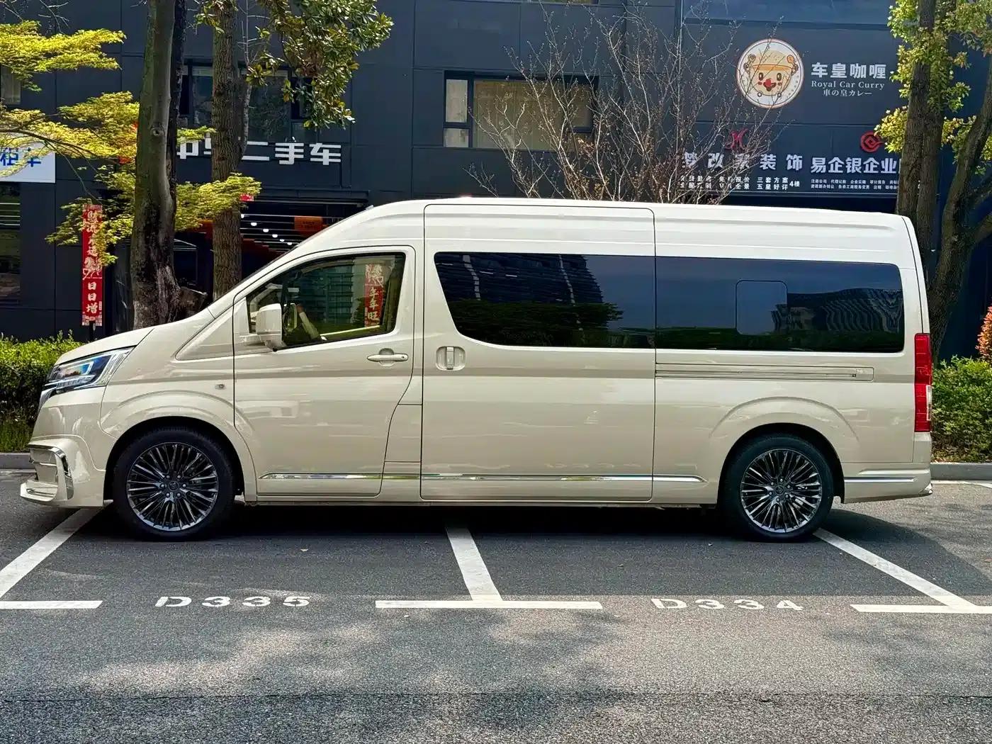 2024 HIACE 3.5L Automatic — миниатюра 15