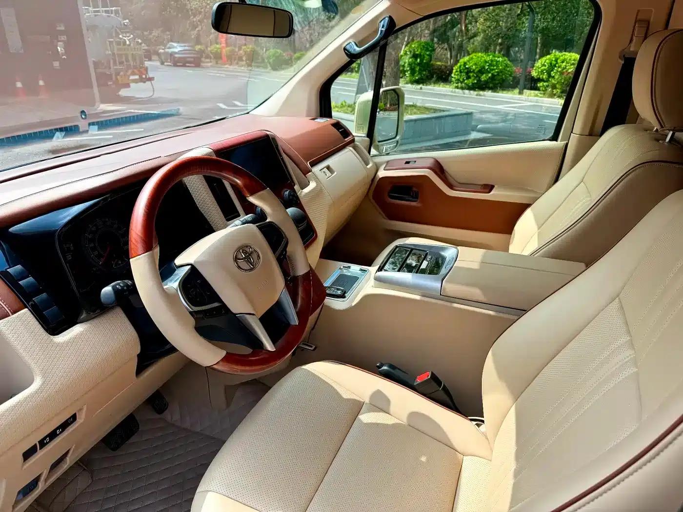 2024 HIACE 3.5L Automatic — миниатюра 4