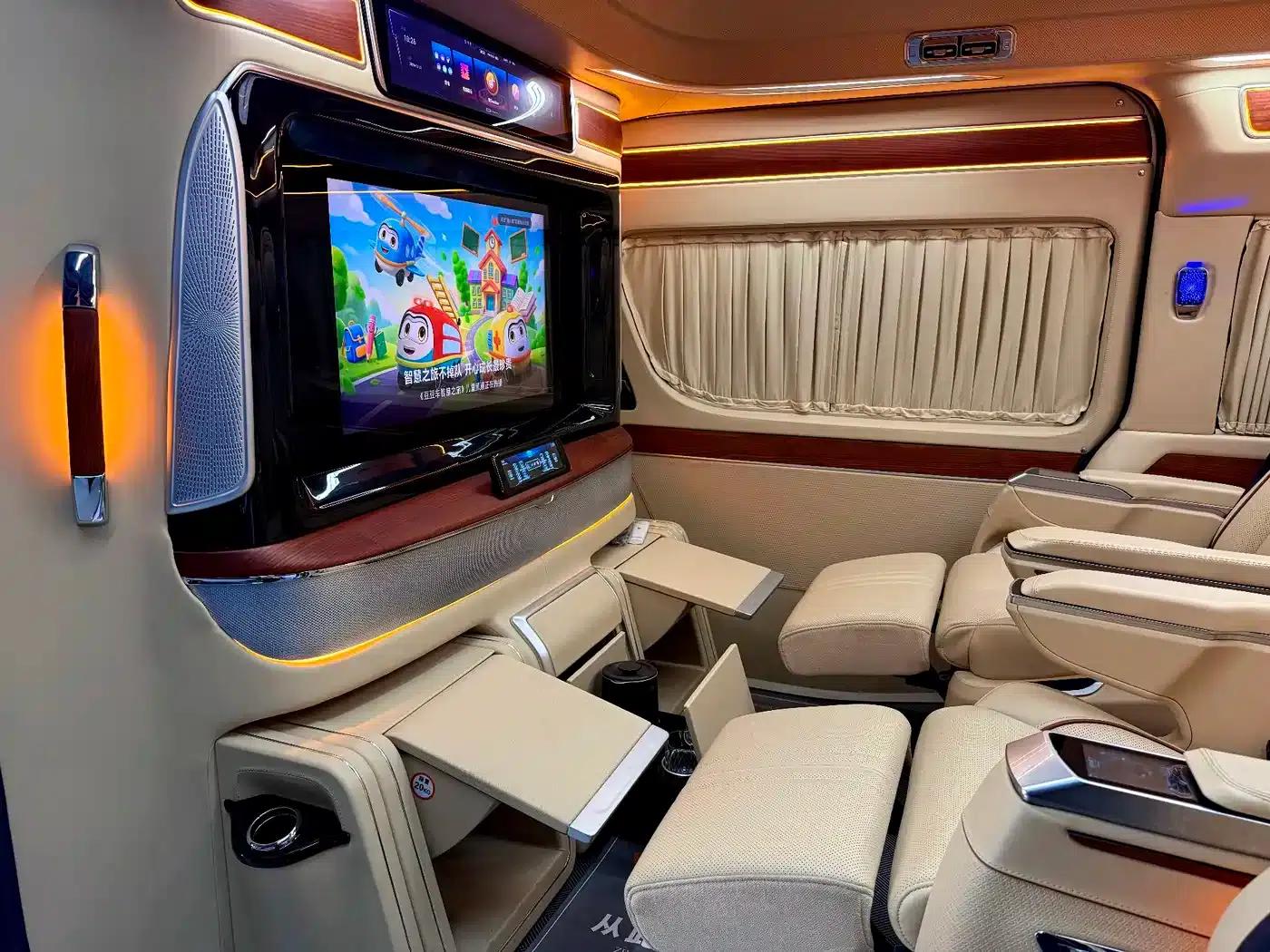 2024 HIACE 3.5L Automatic — миниатюра 8
