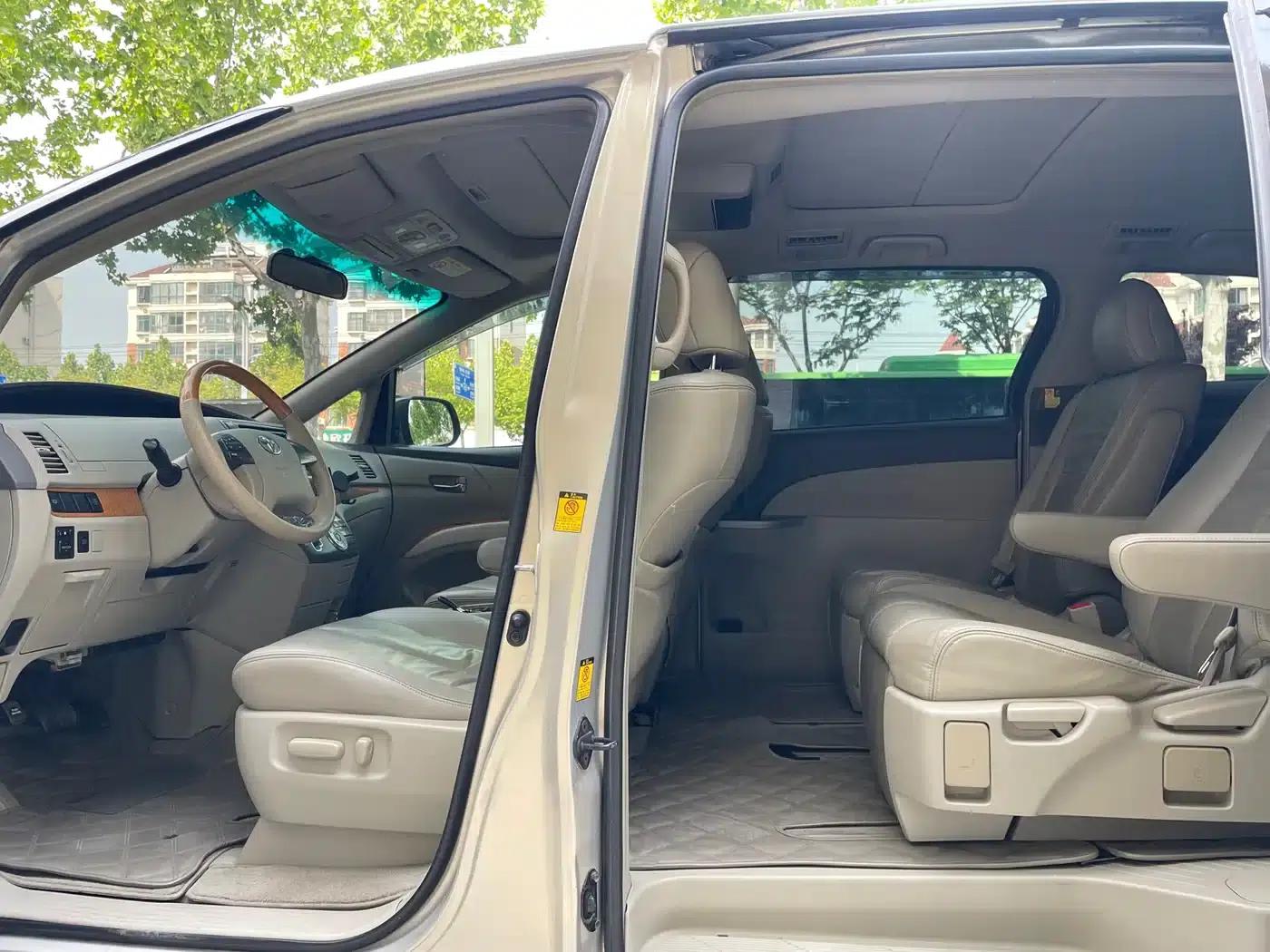 2006 Previa 2.4L 7-seater Luxury Edition — миниатюра 9