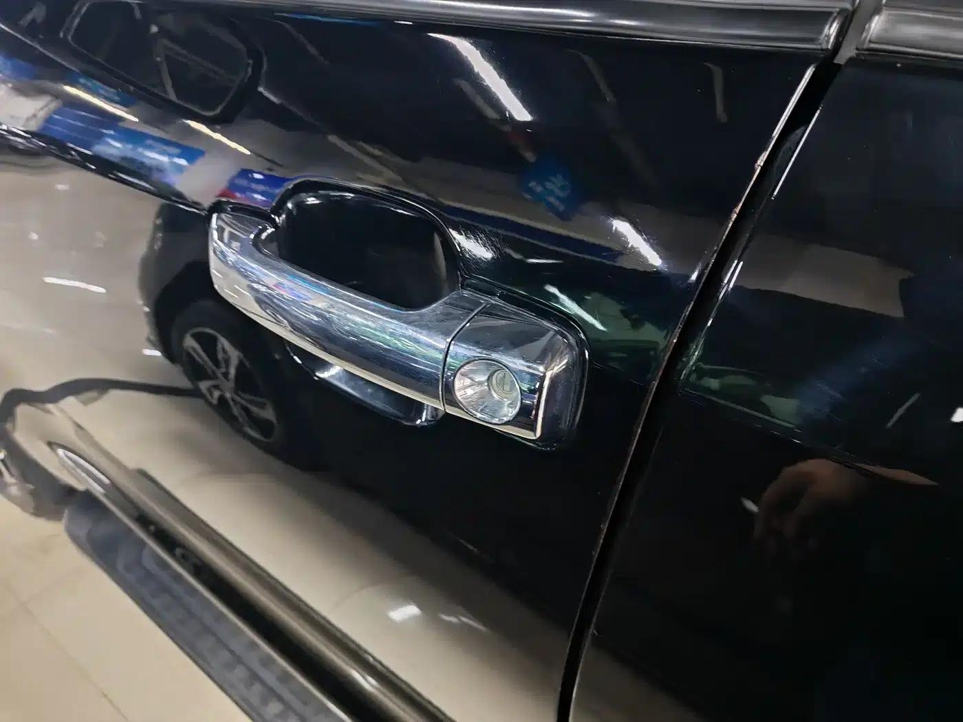 Sequoia 2010 5.7 Platinum Edition — миниатюра 13