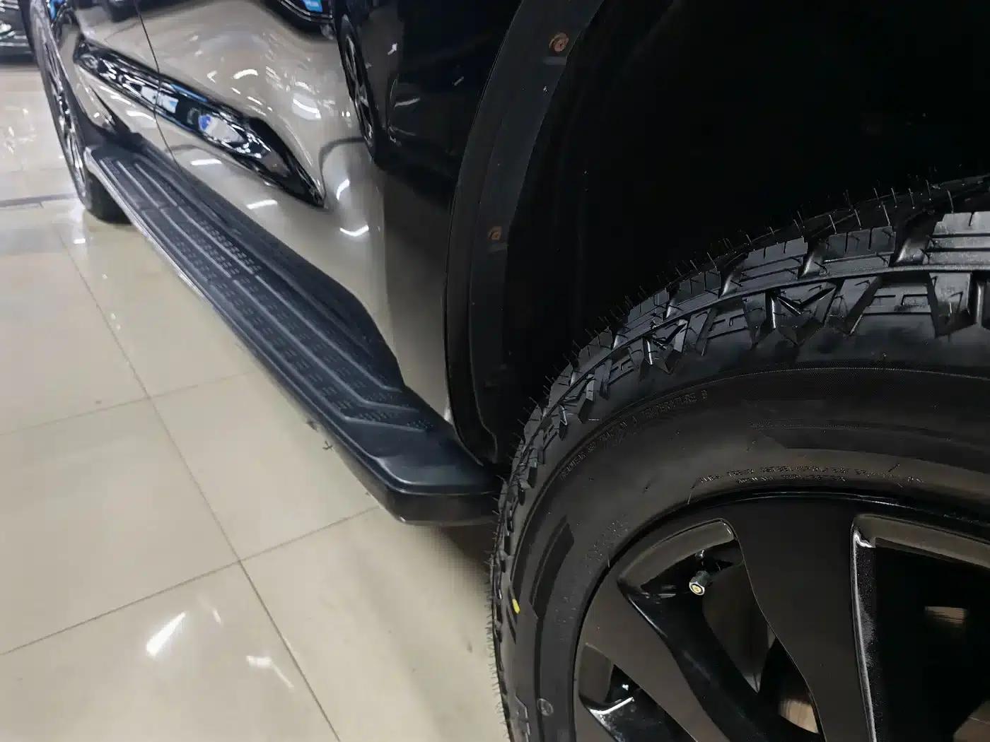 Sequoia 2010 5.7 Platinum Edition — миниатюра 14