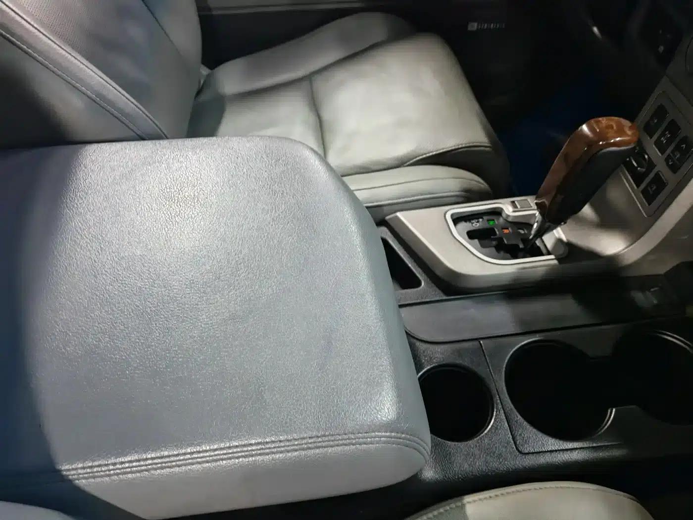 Sequoia 2010 5.7 Platinum Edition — миниатюра 17