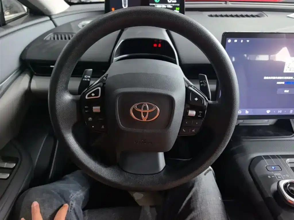 Toyota BZ5 2025 550 JOY — миниатюра 11