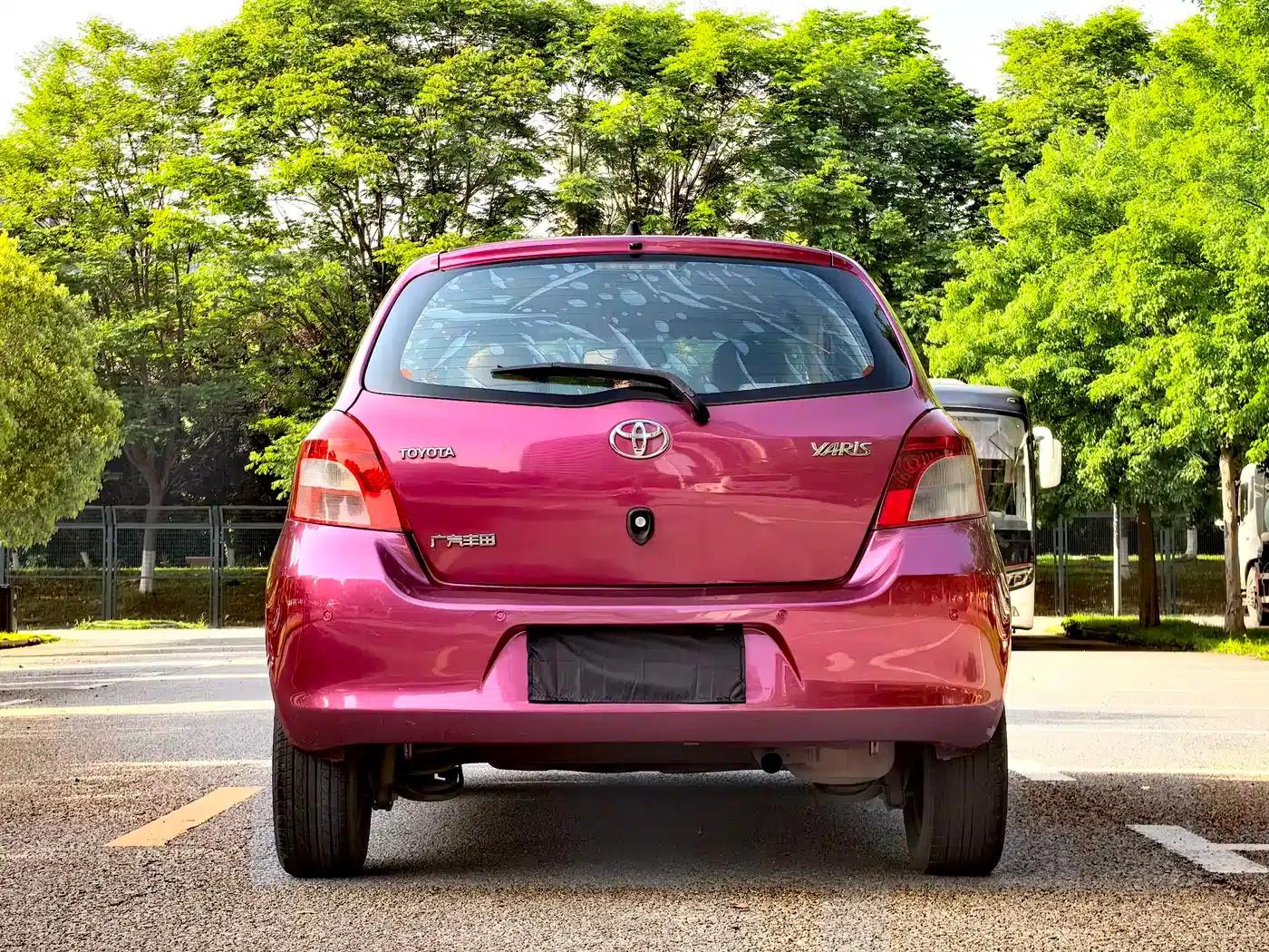 2011 Toyota Yaris 1.6E Automatic Dynamic Edition — миниатюра 19